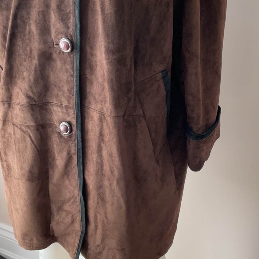 Danier Leather Vintage Suede Coat - Picture 4 of 15
